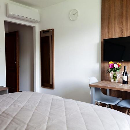Hvt Comfort Apartments Мезёкёвешд Экстерьер фото