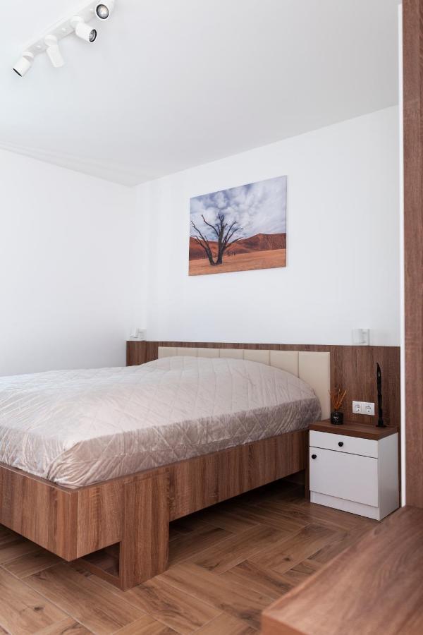 Hvt Comfort Apartments Мезёкёвешд Экстерьер фото