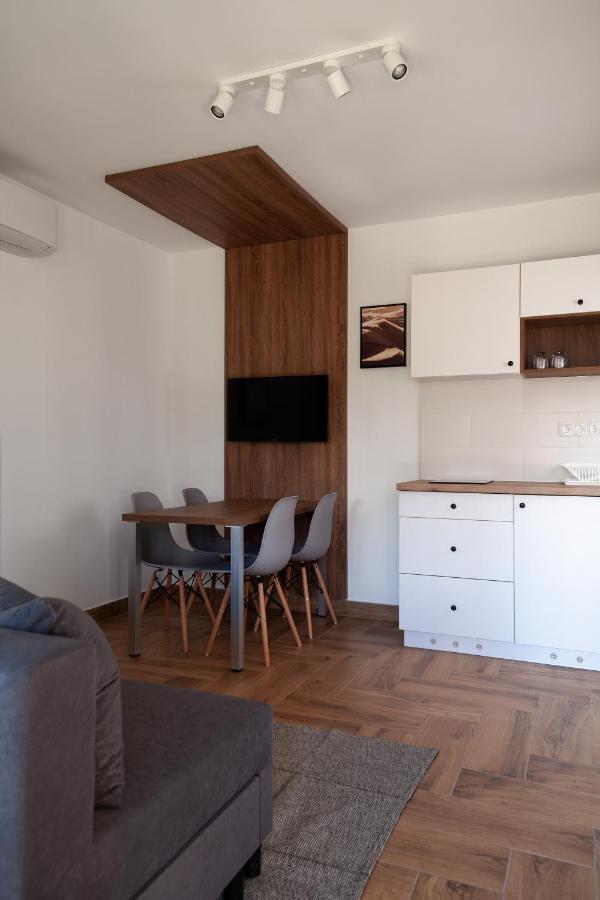 Hvt Comfort Apartments Мезёкёвешд Экстерьер фото