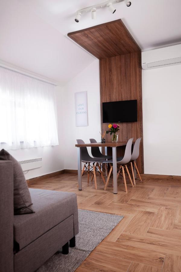 Hvt Comfort Apartments Мезёкёвешд Экстерьер фото