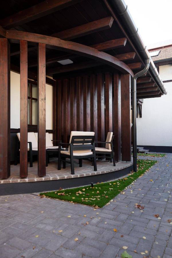Hvt Comfort Apartments Мезёкёвешд Экстерьер фото