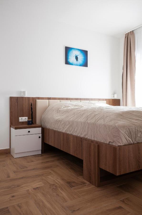 Hvt Comfort Apartments Мезёкёвешд Экстерьер фото