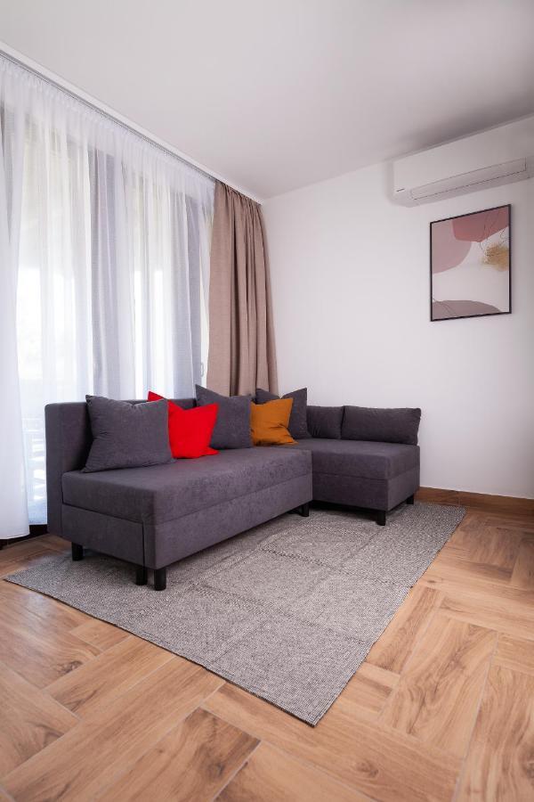 Hvt Comfort Apartments Мезёкёвешд Экстерьер фото