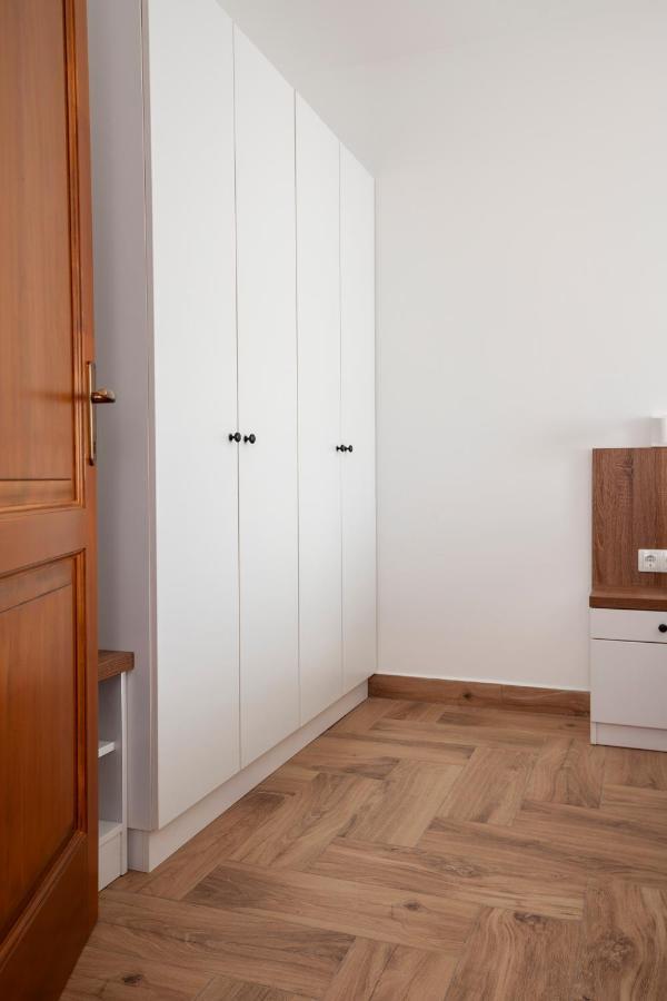 Hvt Comfort Apartments Мезёкёвешд Экстерьер фото