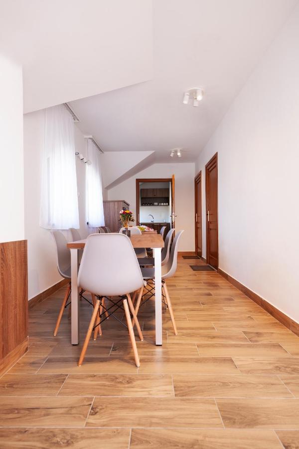 Hvt Comfort Apartments Мезёкёвешд Экстерьер фото