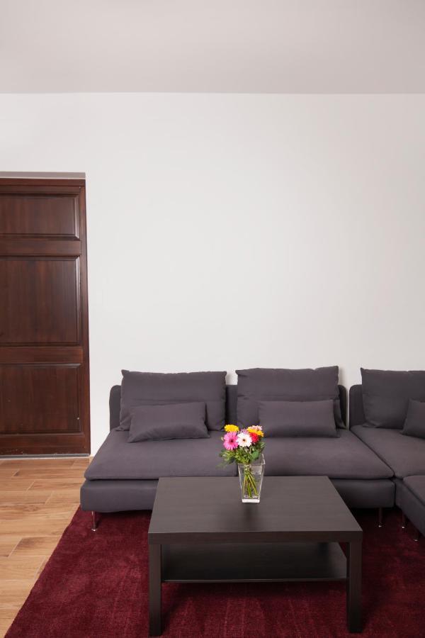 Hvt Comfort Apartments Мезёкёвешд Экстерьер фото