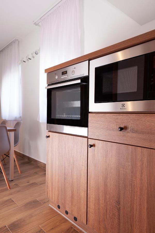 Hvt Comfort Apartments Мезёкёвешд Экстерьер фото