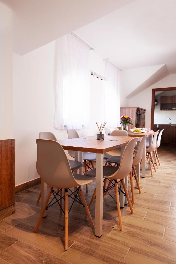 Hvt Comfort Apartments Мезёкёвешд Экстерьер фото