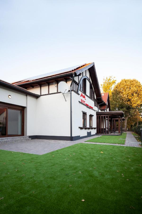 Hvt Comfort Apartments Мезёкёвешд Экстерьер фото