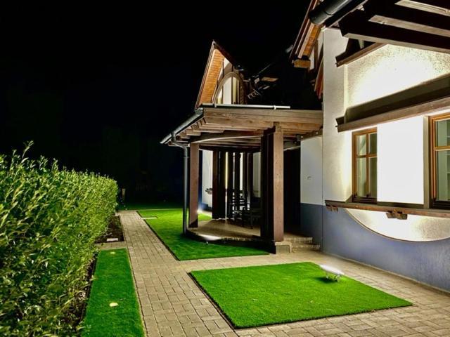 Hvt Comfort Apartments Мезёкёвешд Экстерьер фото